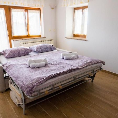 Apartma Tri Oljke ドブロボ エクステリア 写真