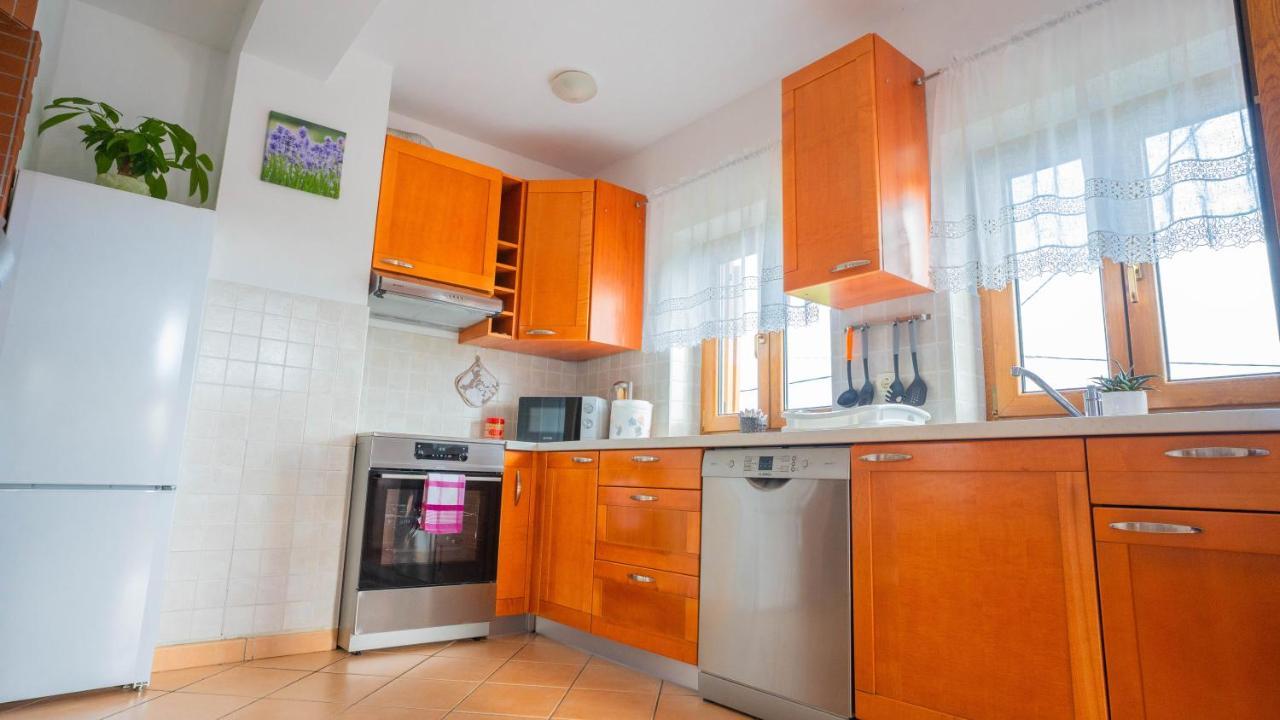 Apartma Tri Oljke ドブロボ エクステリア 写真