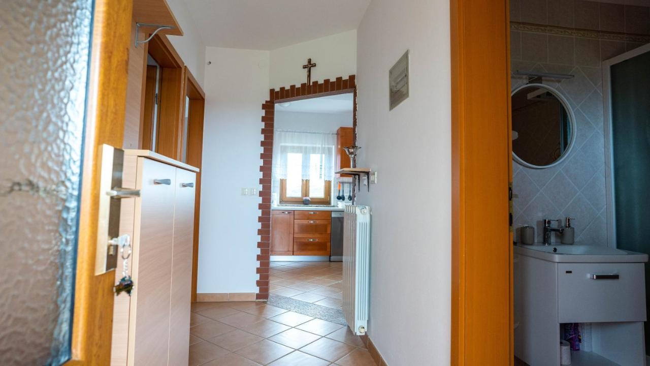 Apartma Tri Oljke ドブロボ エクステリア 写真