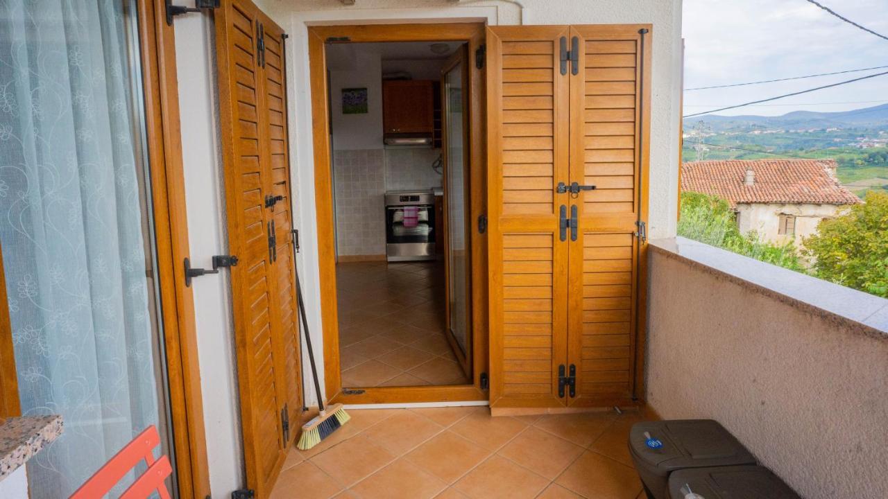 Apartma Tri Oljke ドブロボ エクステリア 写真