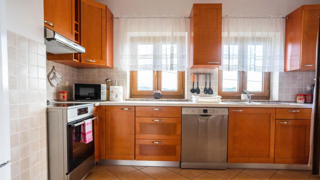 Apartma Tri Oljke ドブロボ エクステリア 写真